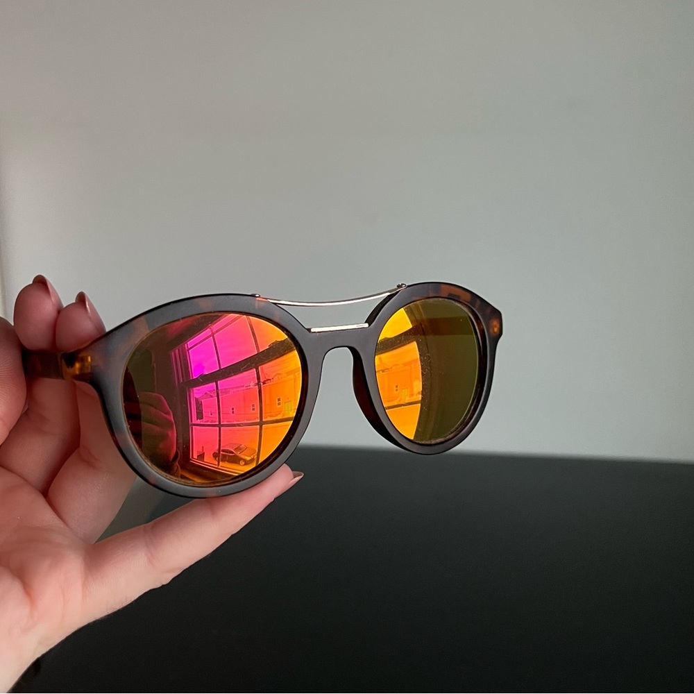 ROUND CAT-EYE MIRRORED TORTOISE SHELL SUNGLASSES - Picture 2 of 6